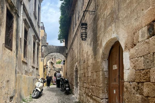 Rhodes Old Town Travel Guide: Tips and Tricks for Exploring with Ease