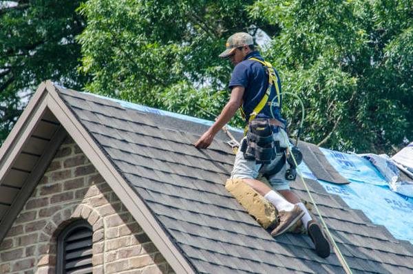 Roofing Contractors: Repair vs. Replacement